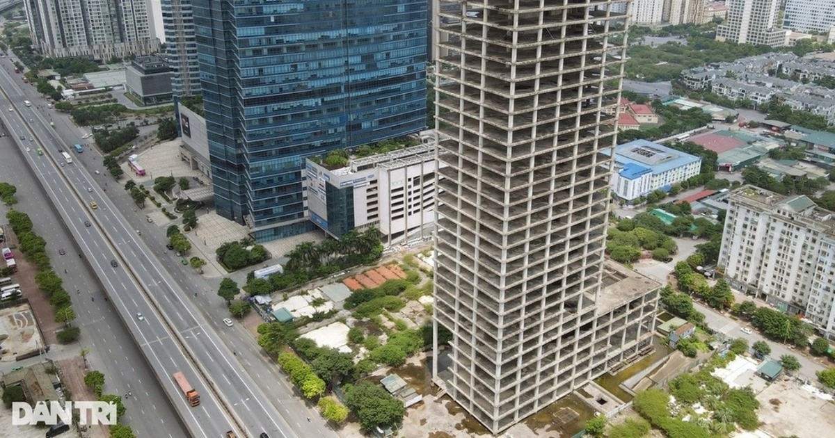Bộ Xây dựng yêu cầu Vicem hồi sinh tòa tháp nghìn tỷ đồng trên đất vàng