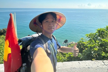 Chàng trai 23 tuổi đi bộ xuyên Việt: Vượt 2.000km, chi tiêu 2 triệu/tháng