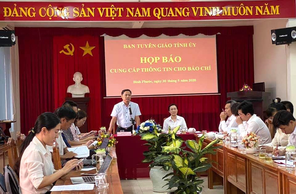 Vụ bị cáo nhảy lầu tự tử tại tòa: TAND tỉnh Bình Phước nói gì? - 1 Vụ bị cáo nhảy lầu tự tử tại tòa: TAND tỉnh Bình Phước nói gì? - 1