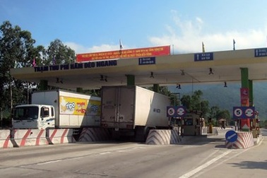 Trạm thu phí vượt thời hạn: Phải trả lại tiền và xin lỗi dân