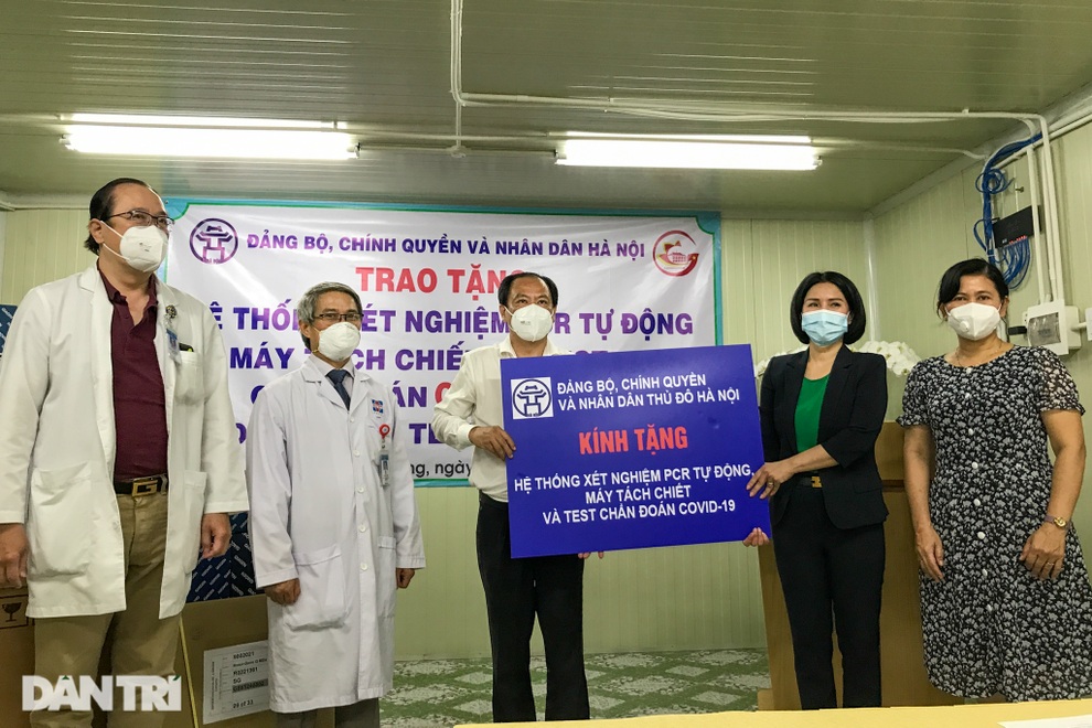 Hà Nội tặng TPHCM hệ thống xét nghiệm, chẩn đoán Covid-19 - 1 Hà Nội tặng TPHCM hệ thống xét nghiệm, chẩn đoán Covid-19 - 1