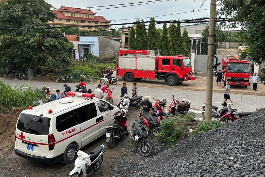 Thách nhau bơi qua sông khi nhậu, hai thanh niên mất tích ở TPHCM - 1 Thách nhau bơi qua sông khi nhậu, hai thanh niên mất tích ở TPHCM - 1