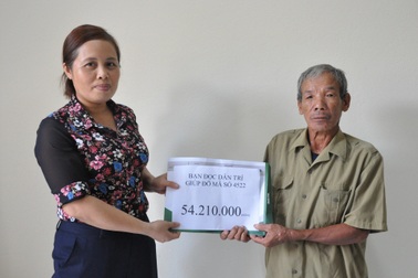 Cụ ông sống đơn độc ở Ninh Bình được giúp đỡ gần 55 triệu đồng