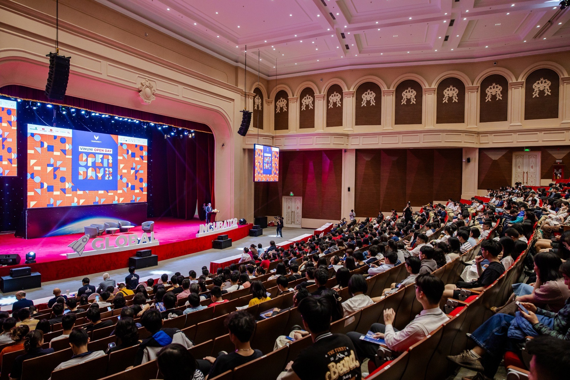 Hơn 4.000 phụ huynh, học sinh tham dự Ngày hội Trải nghiệm VinUni Open Day - 2 Hơn 4.000 phụ huynh, học sinh tham dự Ngày hội Trải nghiệm VinUni Open Day - 2