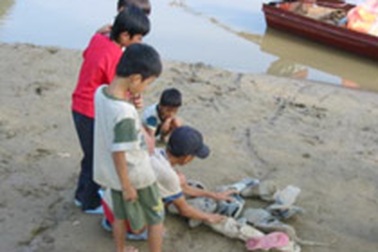 Bộ trưởng Giáo dục gửi thư chia buồn tới gia đình 19 học sinh bị chết đuối