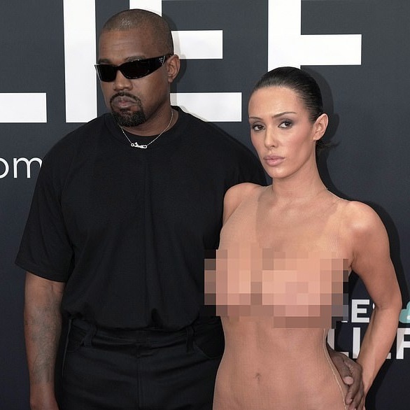 Nội y làm từ kẹo tốn 6,5 tỷ đồng của vợ Kanye West bị chỉ trích - 3