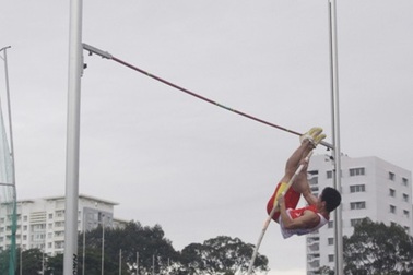 Vũ Văn Huyện phá kỷ lục nội dung nhảy sào nam