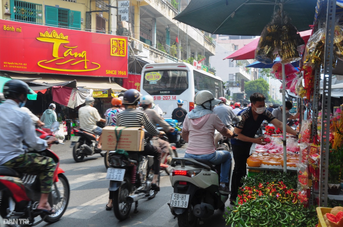 Độc đáo chợ bánh truyền thống người Hoa mỗi năm chỉ bán vào dịp Tết - 3 Độc đáo chợ bánh truyền thống người Hoa mỗi năm chỉ bán vào dịp Tết - 3