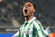 Antony ghi siêu phẩm mãn nhãn, CĐV Man Utd vô cùng sửng sốt