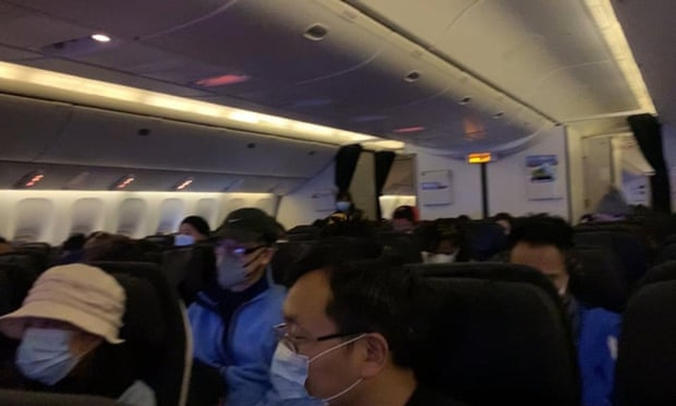 Nhật ký về hành trình căng như dây đàn khi rời khỏi tâm dịch Vũ Hán - 1 Nhật ký về hành trình căng như dây đàn khi rời khỏi tâm dịch Vũ Hán - 1