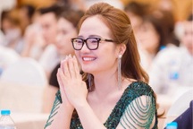 Hoàng Hường bị bắt: Hé lộ đế chế kinh doanh và chiêu trò quảng cáo "nổ"