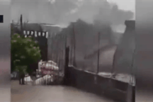 Siêu bão Goni gây vỡ đê, tàn phá các công trình ở Philippines