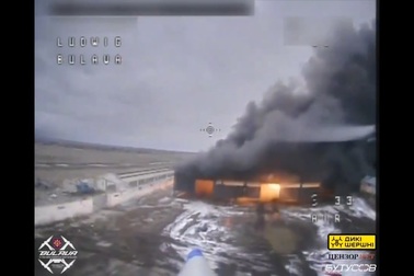 UAV Ukraine đột nhập kho vũ khí, phá hủy xe tăng Nga