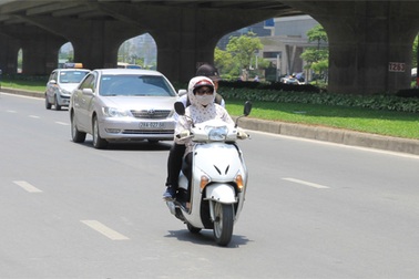 Miền Bắc tiếp tục nắng nóng, miền Trung có nơi trên 40 độ C