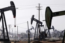 Giá dầu lao dốc mạnh, hơn 200 tỉ USD "bốc hơi"