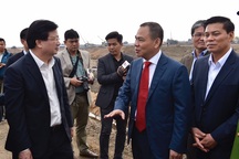 Phó Thủ tướng: Ô tô Việt phải cạnh tranh được với xe nhập khẩu