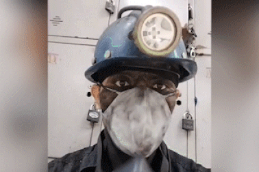 Thợ mỏ lương gần 400 triệu đồng/năm: Ngày nào cũng xuống hầm sâu trăm mét