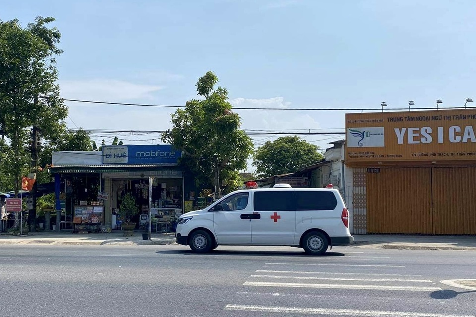 Thừa Thiên Huế giãn cách xã hội 4 xã, thị trấn do có ca nghi mắc đầu tiên - 1