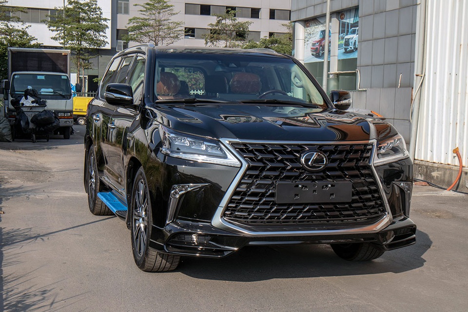 Lexus LX570 Super Sport 2021: Thay đổi nhẹ nhưng đại gia Việt vẫn săn đón - 12 Lexus LX570 Super Sport 2021: Thay đổi nhẹ nhưng đại gia Việt vẫn săn đón - 12