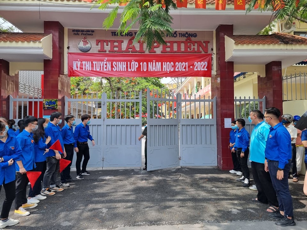 Hải Phòng: Đề thi Văn vừa sức, nhiều thí sinh tự tin hoàn thành tốt bài thi - 3 Hải Phòng: Đề thi Văn vừa sức, nhiều thí sinh tự tin hoàn thành tốt bài thi - 3