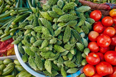 Công thức giải độc gan từ mướp đắng và cà chua