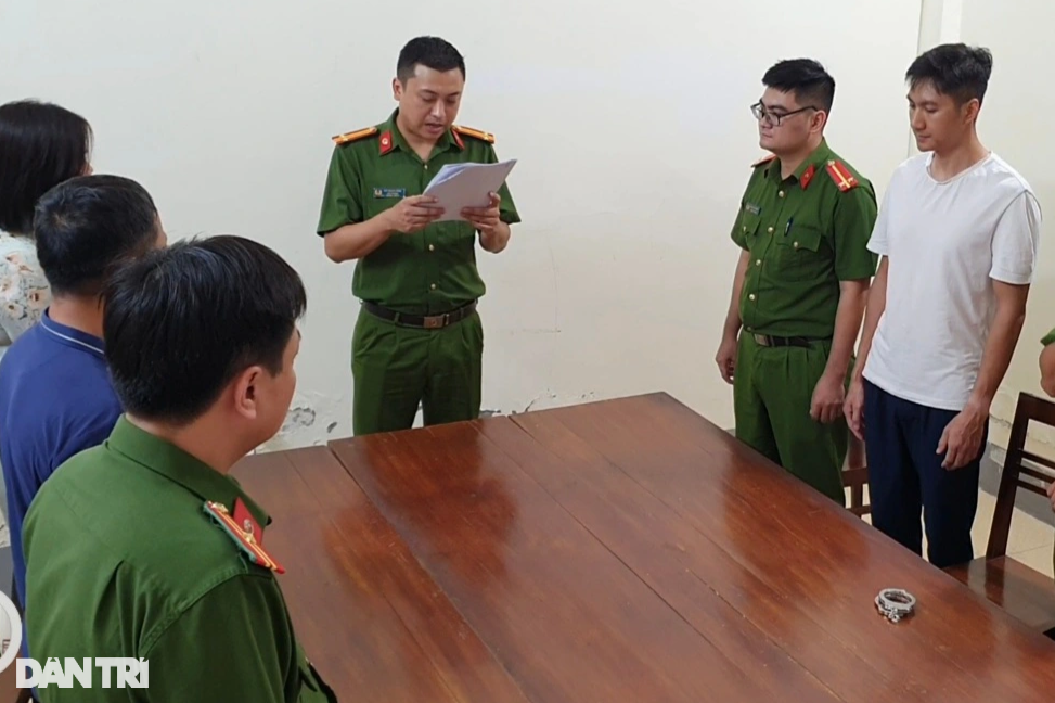 Khởi tố đối tượng trong đường dây đánh bạc nghìn tỷ liên quan Phan Sào Nam - 2 Khởi tố đối tượng trong đường dây đánh bạc nghìn tỷ liên quan Phan Sào Nam - 2
