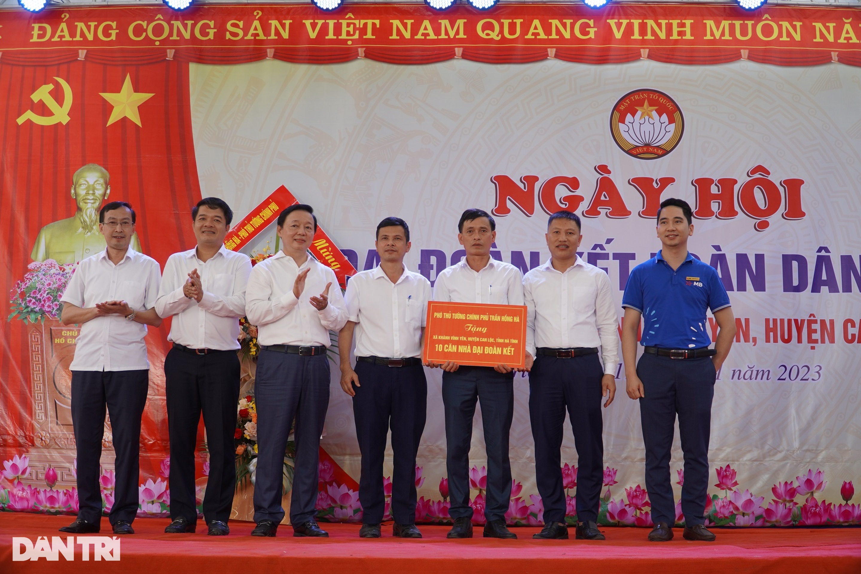 Phó Thủ tướng: Hỗ trợ người khó khăn, không để ai bị bỏ lại phía sau - 4 Phó Thủ tướng: Hỗ trợ người khó khăn, không để ai bị bỏ lại phía sau - 4
