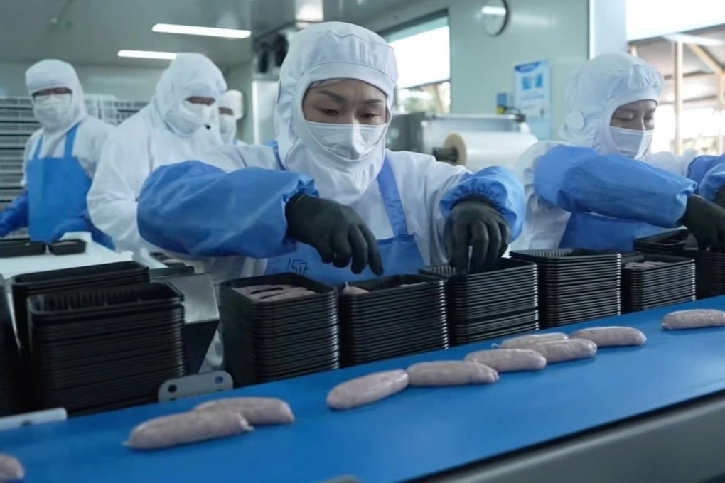 Trắng tay sau phá sản, doanh nhân gây dựng lại từ quầy xúc xích nướng - 2 Trắng tay sau phá sản, doanh nhân gây dựng lại từ quầy xúc xích nướng - 2