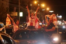 Hàng vạn CĐV Georgia "đi bão", hò hét xuyên đêm mừng kỳ tích lịch sử ở Euro