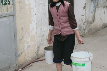 Sống cạnh trạm nước vẫn phải... nhịn nước