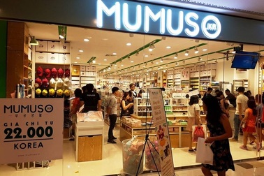 Thương hiệu Mumuso đang “treo đầu dê bán thịt chó”?