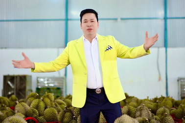 Michael Lang sáng tác ca khúc về quả sầu riêng tặng bà con nông dân