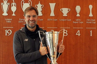 Alex Ferguson chúc mừng đồng nghiệp Klopp giành giải HLV hay nhất năm