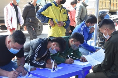 Khai báo "né" vùng dịch Hải Dương, 2 cá nhân bị phạt 15 triệu đồng