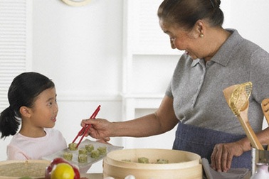 Mẹ chồng đi "làm dâu" 