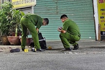 Người đàn ông chạy Vespa bị đâm chết trên đường ở TPHCM