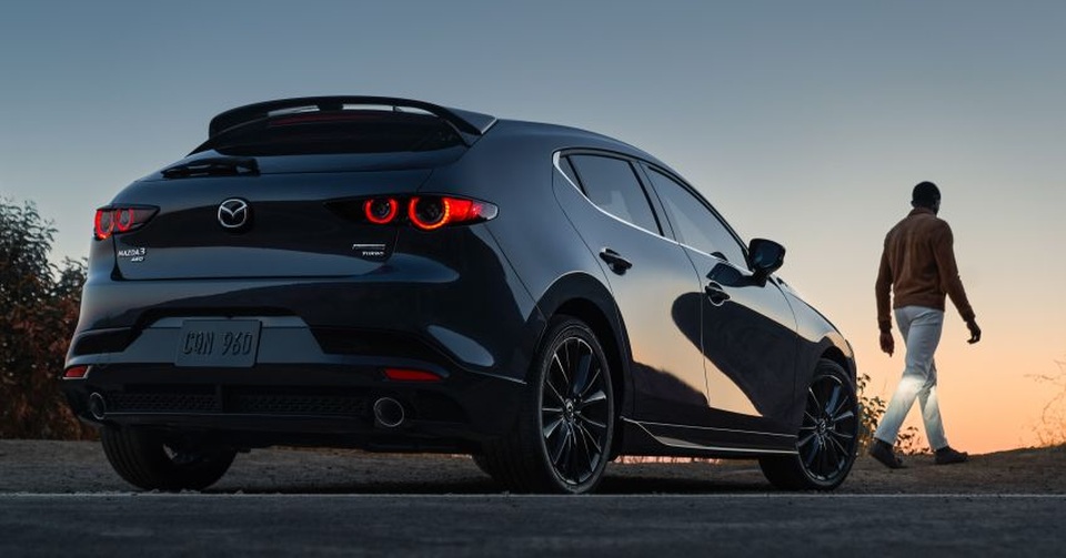 Mazda3 phiên bản 2.5 Turbo đắt gần gấp rưỡi bản thường - 5 Mazda3 phiên bản 2.5 Turbo đắt gần gấp rưỡi bản thường - 5