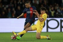 Mbappe rơi nước mắt, tuyên bố rời PSG