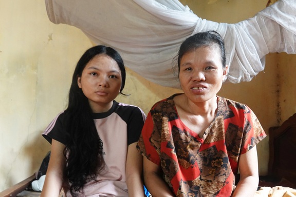 Mẹ tâm thần, bố ốm đau, nữ sinh hiếu học lo đứt gánh ươc mơ giảng đường