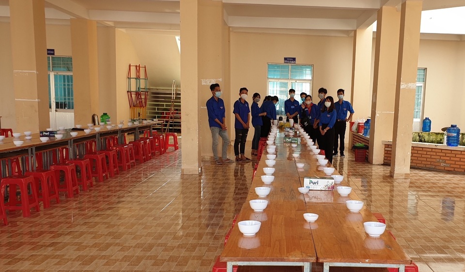 “Tiếp lửa” sĩ tử thi tốt nghiệp những suất cơm, nước uống, chỗ ở miễn phí - 5 “Tiếp lửa” sĩ tử thi tốt nghiệp những suất cơm, nước uống, chỗ ở miễn phí - 5