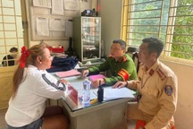 Công an tìm ra cô gái buông hai tay, nhảy múa khi chạy xe máy ở TPHCM