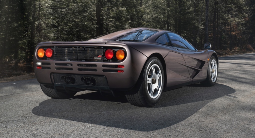 Kỳ lạ những mẫu xe khi mới thì ế sưng, cũ lại thành hàng giá cao - 7