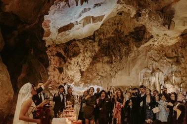 Độc đáo lễ cưới tổ chức trong hang động ở Quảng Ninh