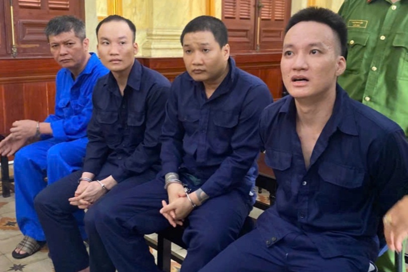 Cha mẹ già khóc "cạn nước mắt" vì thói côn đồ của con