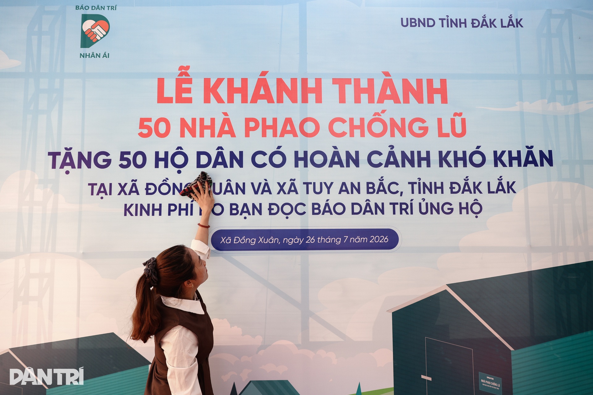 Háo hức trước lễ khánh thành 50 căn nhà phao Dân trí tại Đắk Lắk - 4 Háo hức trước lễ khánh thành 50 căn nhà phao Dân trí tại Đắk Lắk - 4