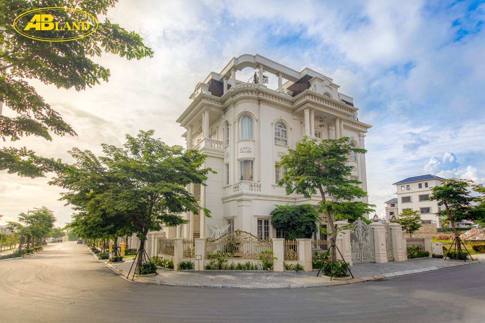 Giữa bão Covid-19, cuộc sống tại Beverly Hills Hạ Long vẫn bình yên đến lạ - 5 Giữa bão Covid-19, cuộc sống tại Beverly Hills Hạ Long vẫn bình yên đến lạ - 5