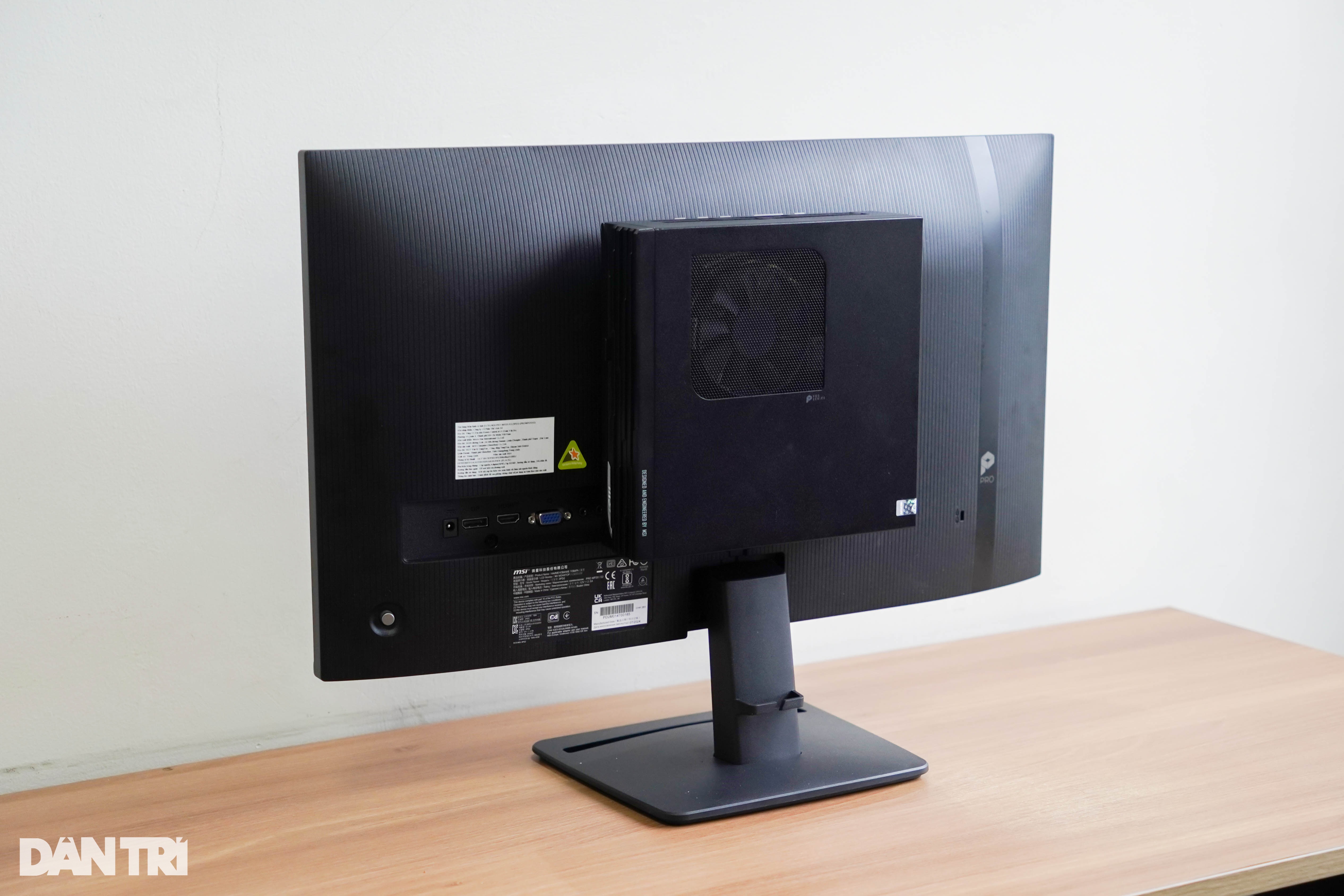 Trải nghiệm máy tính có kích thước nhỏ như cục phát WiFi - 5 Trải nghiệm máy tính có kích thước nhỏ như cục phát WiFi - 5