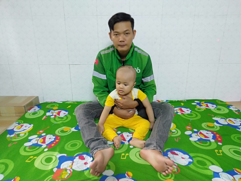 Cha chạy grab kiếm từng đồng cứu con gái 2 tuổi - 4 Cha chạy grab kiếm từng đồng cứu con gái 2 tuổi - 4