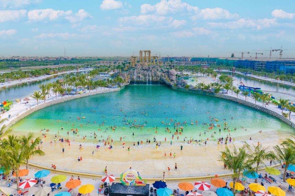 Phố lên đèn, cư dân Quận Ocean háo hức lên đồ đi dạ hội - 3 Phố lên đèn, cư dân Quận Ocean háo hức lên đồ đi dạ hội - 3