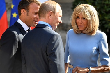 Đệ nhất phu nhân Pháp lần đầu xuất hiện sau tin đồn phẫu thuật thẩm mỹ